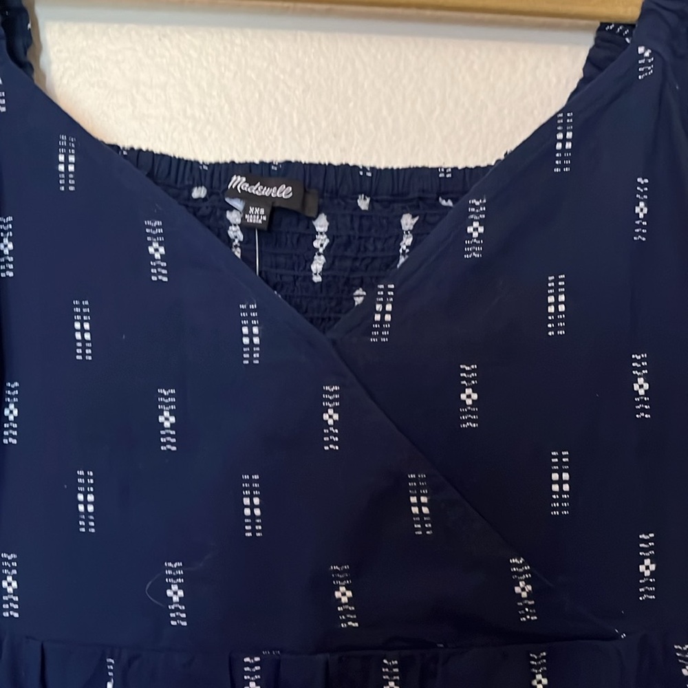Sweetheart neckline beautiful navy and white print top - Picture 2 of 7